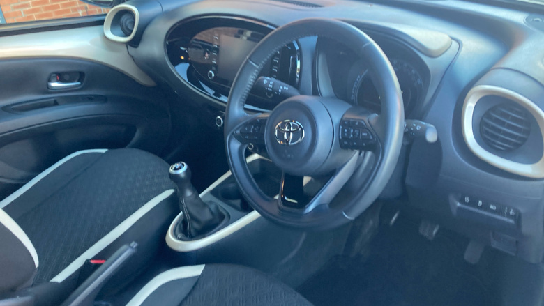 Toyota Aygo X 1.0 VVT-i Edge 5dr Petrol Hatchback